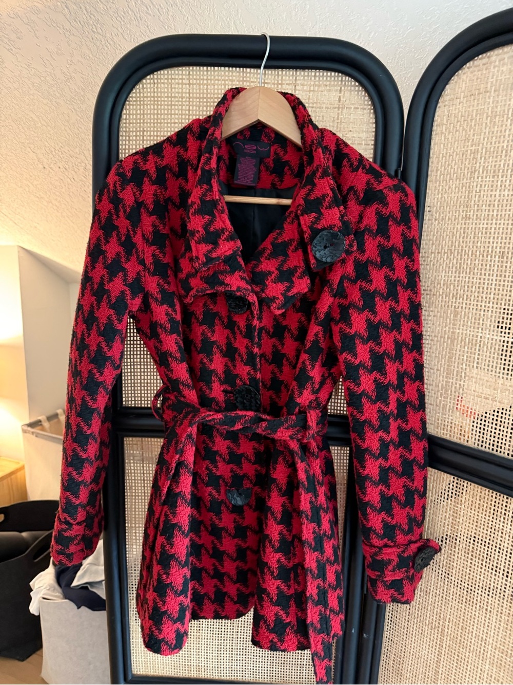 Neu Look Women’s Vintage Button Belted Houndstooth Jacket Red Black Small